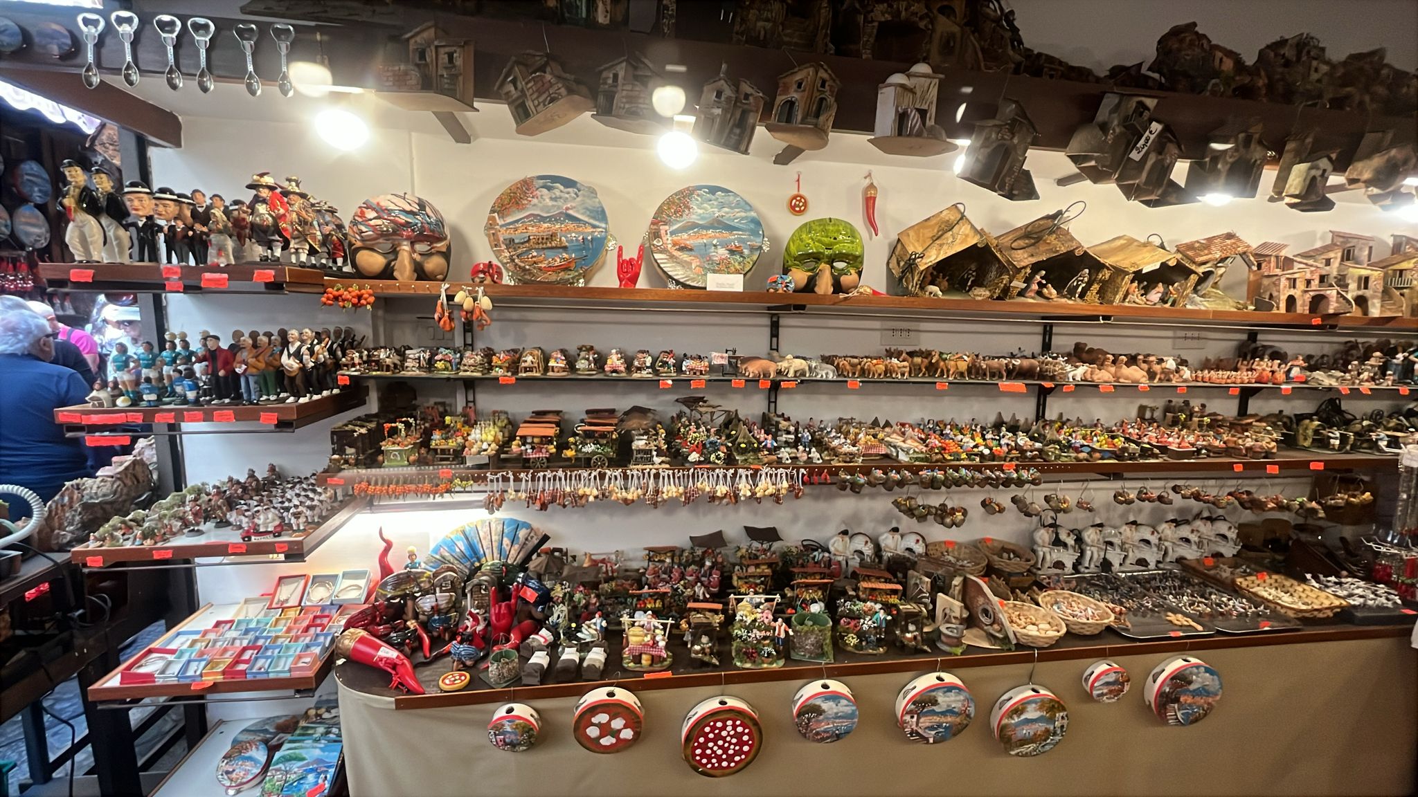 Via San Gregorio Armeno, il cuore dell'arte presepiale napoletana